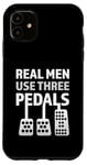 Coque pour iPhone 11 Les vrais hommes utilisent trois pédales manuelles Stick Shift Funny Car Drive