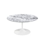 Knoll - Saarinen Round Table - Soffbord, Vitt underrede, skiva i matt vit Arabescato marmor, H: 38, Ø 91 - Sohvapöydät - Eero Saarinen - Valkoinen - Metalli/Kivi