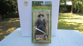 TOY BIZ LORD OF THE RINGS LE SEIGNEUR DES ANNEAUX " GANDALF THE GRIS ELECTRONIC