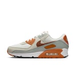 Nike Homme Air Max 90 Sneaker, Summit White/Lt British Tan-Monarch, 45 EU