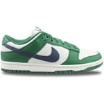 Baskets Nike  Women  Dunk Low Vert Dd1503-300