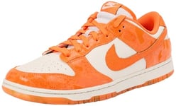 Nike Femme Dunk Low Sneaker, Light Bone Safety Orange Laser Orange, 46 EU