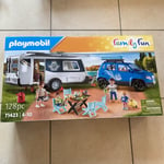 Playmobil Family Fun 71423 Famille Avec Voiture Et Caravane (128pcs) - NEUF 