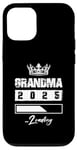 Coque pour iPhone 12/12 Pro Grandma 2025 Loading | Citation de famille amusante