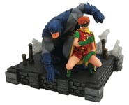 Diamond Select DC Gallery The Dark Knight Returns Batman & Robin Figure Statue