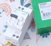 Schneider Electric A9DA2616 Acti9 iDDT40T disjoncteur différentiel 1P+N - 16A