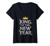 Womens King Of The New Year 2025 Family Costume Men Dad Boy Funny V-Neck T-Shirt