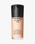 Studio Fix Fluid SPF 15 24HR Matte Foundation + Oil Control 30 ml (Farge: NW10)