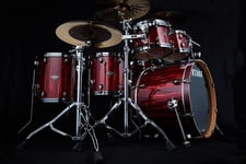 Starclassic Performer M/B, Crimson Red Waterfall finish med Black Nickel hardware