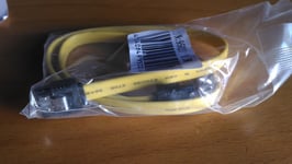 Câble SATA Pour Disque Dur Serial ATA 1.5/3/6 GBITS Avec Clip Métallique Jaune