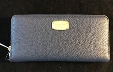 BNWT MICHAEL KORS  Jet Set Travel Continental Zip Around Wristlet. Navy.