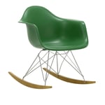 Vitra - Eames RE Plastic Armchair RAR 17 Emerald, Chrome Base, Golden Maple - Fåtöljer - Charles & Ray Eames - Grön - Metall/Plast