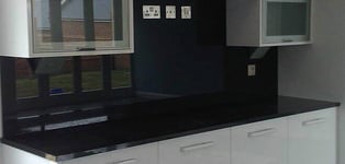 BLACK GLOSS SPLASHBACK UPSTAND 1600/300/18mm , ULTRA GLOSS MDF,MADE TO MEASURE !