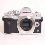 Olympus Used OM-D E-M10 IV Camera Silver Body