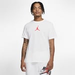 The Jordan Jumpman Men's T-Shirt is made from sweat-wicking fabric to keep you cool and dry on off the court. - White
