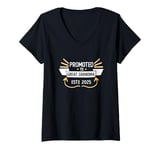 Womens 2025 Promoted to Great Grandma Soon to Be Great Grandmother V-Neck T-Shirt