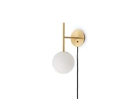 TR Bulb Suspended Vegglampe Borstad Messing - Audo Copenhagen