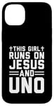 Coque pour iPhone 14 Plus Cette fille court sur Jesus and Uno, jeu de cartes chrétien amusant