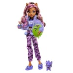 Monster High Coffret Soirée Pyjama Clawdeen Wolf Poupée Clawdeen Wolf, Animal de Compagnie Croissant et Accessoires thématiques, HKY67