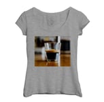 T-Shirt Femme Col Echancré Tasse De Cafe Espresso Dans Un Bar