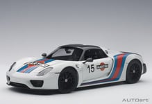 AUTOart 77927 - 1/18 Porsche 918 Spyder Paquet de Weissach - Blanc/Martini -