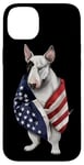 Coque pour iPhone 14 Plus Bull Terrier Dog Patriot Wrap dans le drapeau des États-Unis Amérique