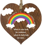 Plaque en bois foncé en forme de cœur avec inscription « When it Rains Look for Rainbows » - Cadeau d'anniversaire pour femme - Cadeau inspirant positif - Cadeau d'amitié pour femme