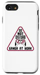 Coque pour iPhone SE (2020) / 7 / 8 Do not Disturb Gamer at work jeu vidéo console de jeu