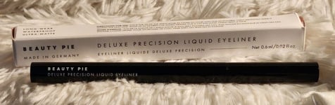 Beauty Pie Deluxe Precision Liquid Eyeliner Ultra Matte 0.6ml Black Cat