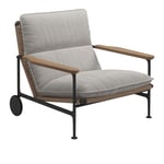 Gloster - Zenith Lounge Chair with Teak Arms - Meteor - Fabric Grade B - Blend Linen - Loungestoler - Henrik Pedersen - Grå - Tre