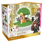 Harry Potter Playset Care of Magical Creatures Luna Figure and Baby Thestral