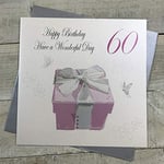 White Cotton Cards Grande Carte d'anniversaire Happy Birthday Have a Wonderful Day, Motif Cadeau Rose, Fait Main, pour Anniversaire de 60 Ans