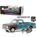 HIGHWAY61 18021 Chevrolet C-10 Pickup With Alien Figurine 1971 - Independence