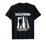 Halloween Michael Myers en haut des escaliers T-Shirt