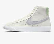 NIKE Femme WMNS Blazer Mid '77 Sneaker, Pale Ivory/Pewter-Honeydew-SAIL, 40 EU