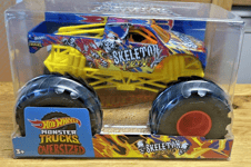 Hot Wheels Monster Trucks Oversized Skeleton Crew 1:24 Die Cast Truck