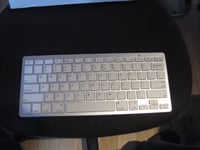 Ensemble sans fil Logitech MK220 - Ensemble clavier et souris - sans fil - 2.4 GHz - International US