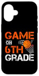 Coque pour iPhone 16 Jeux amusants sur le basket-ball de sixième année premier jour d'école