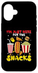 Coque pour iPhone 16 Jeu de football amusant Sports I'm Just Here For The Snacks