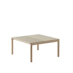 Muuto - Couple Coffee Table / 80 x 84 x 40 cm - 1 Plain 1 Wavy - Sand/Oak - Soffbord - Sylvain Willenz - Träfärgad - Glas/Trä