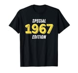 Year Of Birth 1967 Birthday Design Vintage Born In 1967 T-Shirt