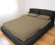 GEMITEX Parure de lit 2 Places Couleur Taupe avec Traitement No-Repassage, Effet Satin, 100% Microfibre de Polyester. Composée de 2 draps et 2 taies d'oreiller. Fabriquée en Italie.