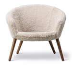 Fredericia Furniture - Ditzel Lounge Chair Sheepskin Walnut - Fåtöljer - Nanna Ditzel - Träfärgad - Trä/Ull