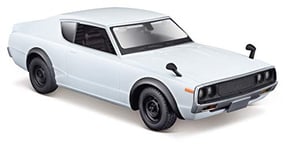 Maisto M31528 1973 Nissan Skyline 2000GT-R Classic Super Car Die cast Model, Silver