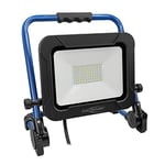 ANSMANN Projecteur de chantier avec câble de 180 cm intégré FL4500AC 50W (1 pce) – Projecteur LED professionnel d'une puissqnce d'éclairage de 4500 Lumens – Lampe de chantier portative et polyvalente