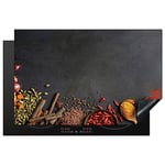 KitchenYeah© Protege Plaque Tapis Pour Induction 80x52 cm Deco Cuisine Protection Vitrocéramique Pour Cuisiniere Herbes - Aliments - Épice - Noir - Paprika - Cannelle