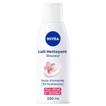 NIVEA Lait Démaquillant Douceur Visage & Yeux (1 x 200ml), lait nettoyant visage et yeux enrichi en huile d'Amande naturelle & Hydramine, soin hydratant peaux sèches & sensibles