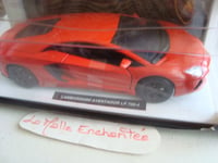 miniature Lamborghini Aventador LP 700-4  1/24° 19 cm de long neuve en boite