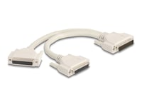 Delock - Seriell Splitter - Db-44 (Hann) Til Db-44 (Hunn) - 30 Cm - Tommelskruer - Beige