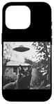 Coque pour iPhone 16 Pro Cat Selfie with UFO Weird 50s Photo --